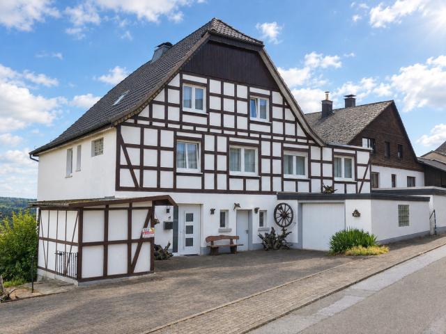 Mehrfamilienhaus kaufen in Warstein, Nordrhein-Westfalen