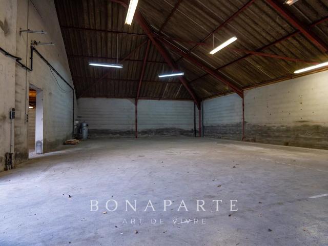 Local Commercial vente à Pau, Meillon