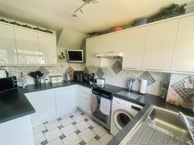 House for sale in Mid Glamorgan, Cymru / Wales