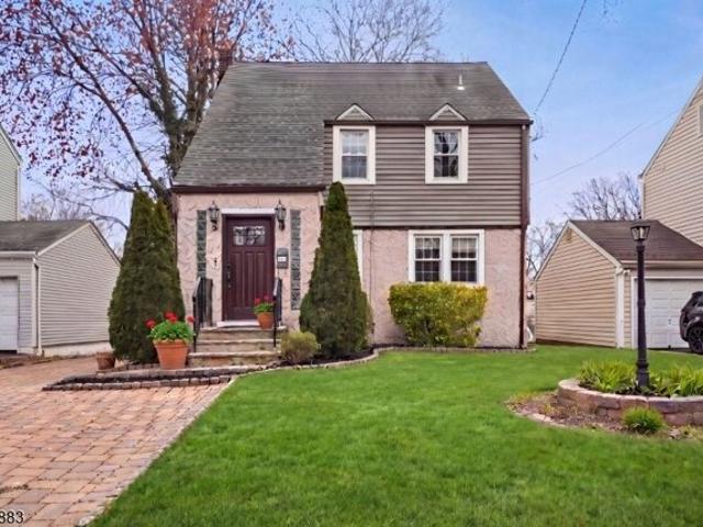 House for sale in Springfield, New Jersey