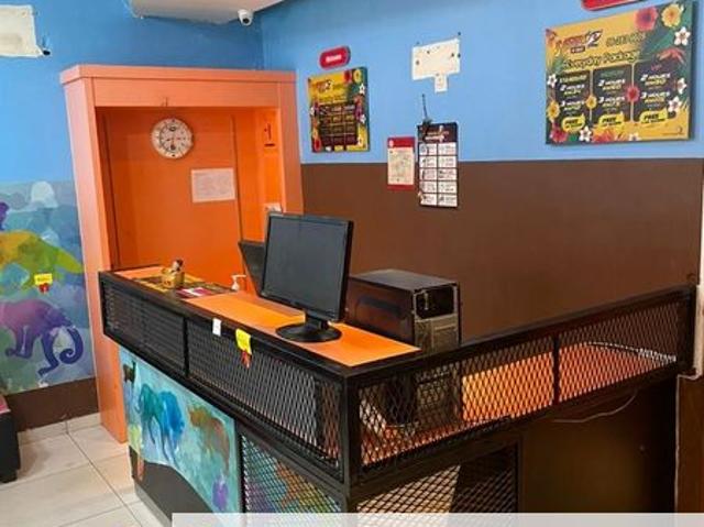 Shop for sale in Malaka