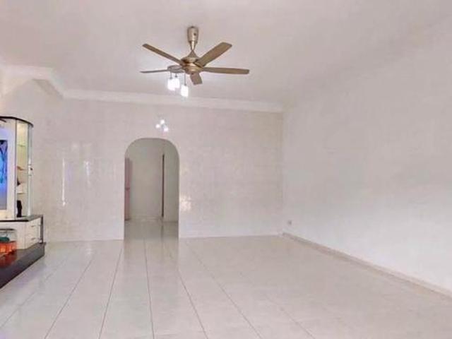 Terraced House for sale in Malaka