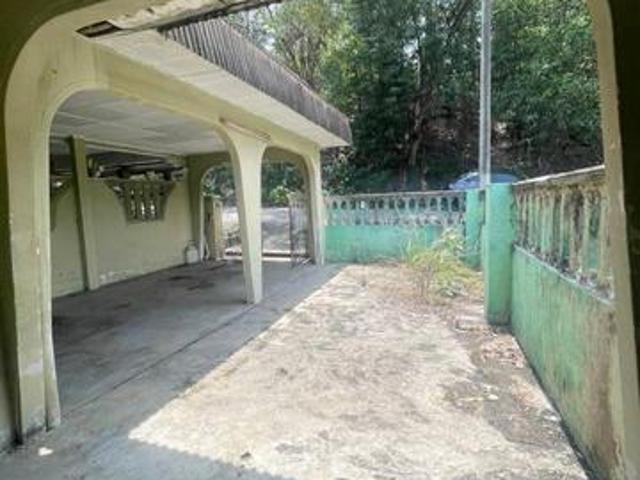 Terraced House for sale in Malaka