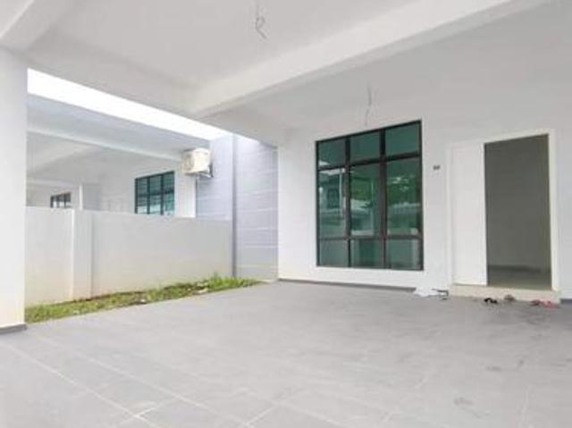 Terraced House for sale in Malaka
