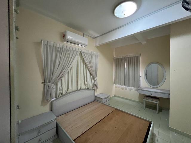 Terraced House for rent in Malaka