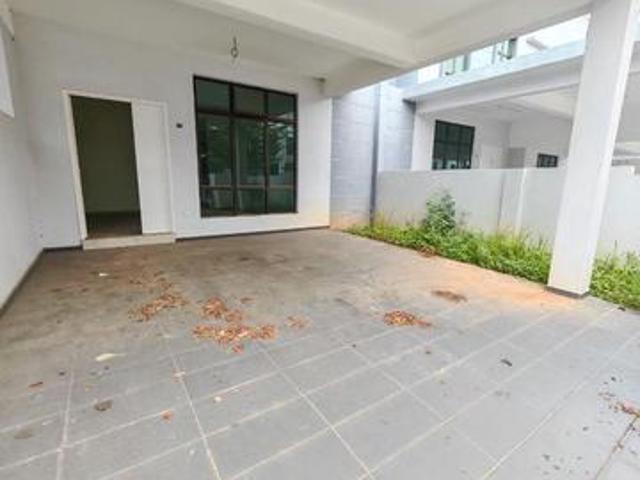 Terraced House for sale in Malaka