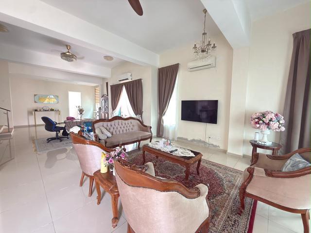 Residential House for sale in Malaka