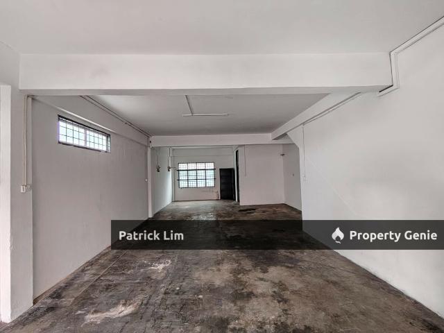Shop for rent in Malaka