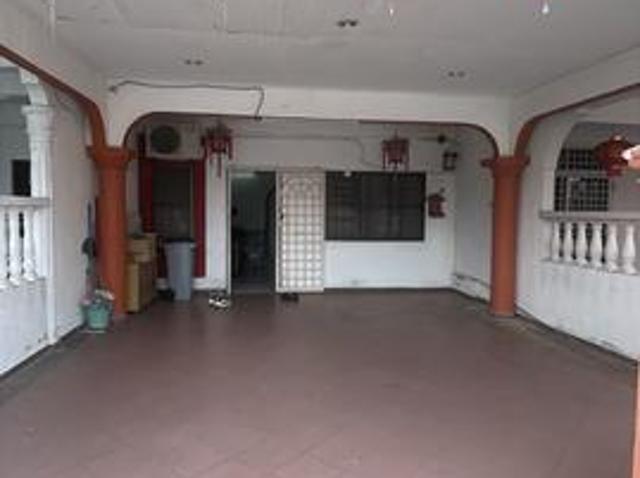 Terraced House for sale in Malaka