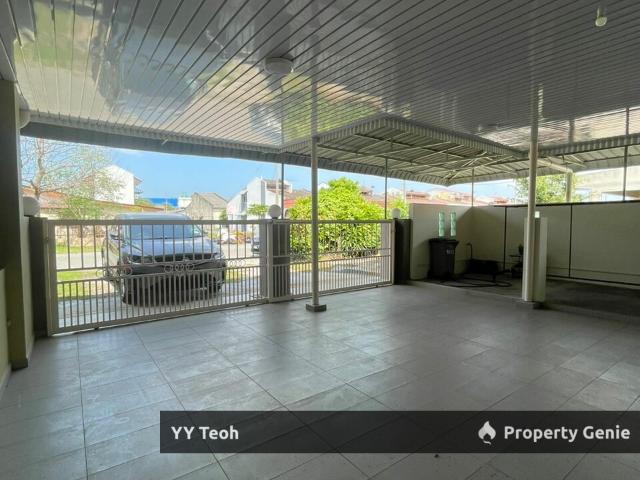 Terraced House for sale in Malaka