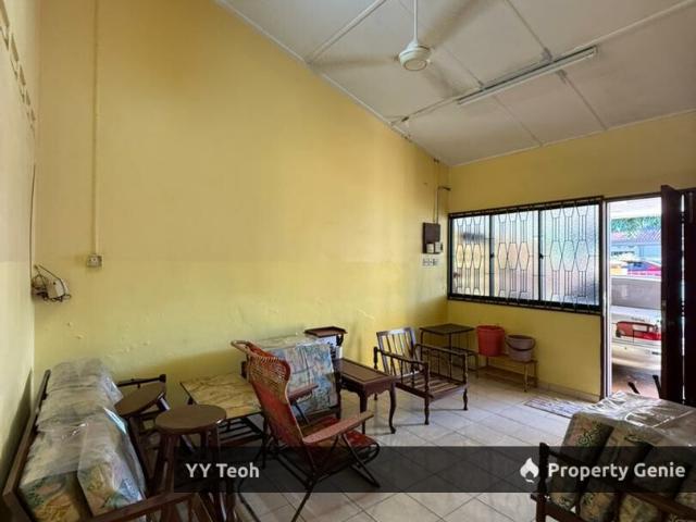 Terraced House for sale in Malaka