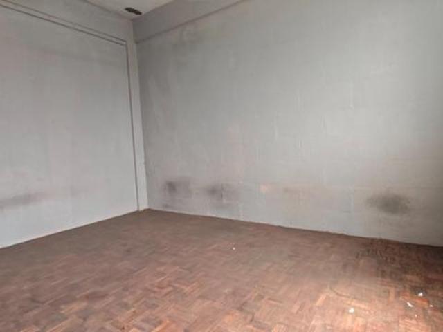 Flat for sale in Malaka