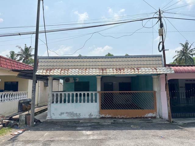 Terraced House for sale in Malaka