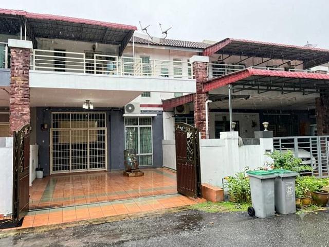 Terraced House for sale in Malaka