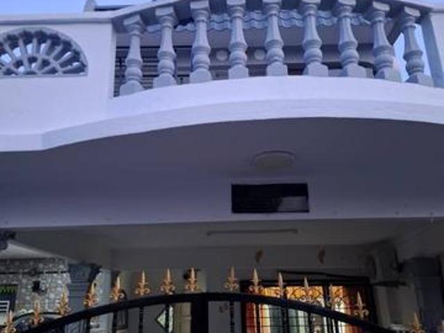 Terraced House for sale in Malaka