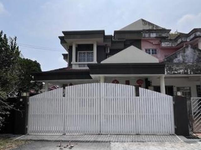 Terraced House for sale in Malaka