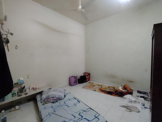 Terraced House for sale in Malaka