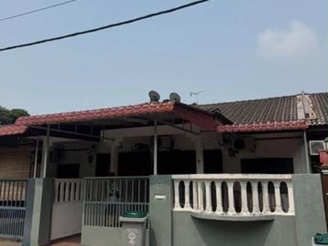 Terraced House for sale in Malaka