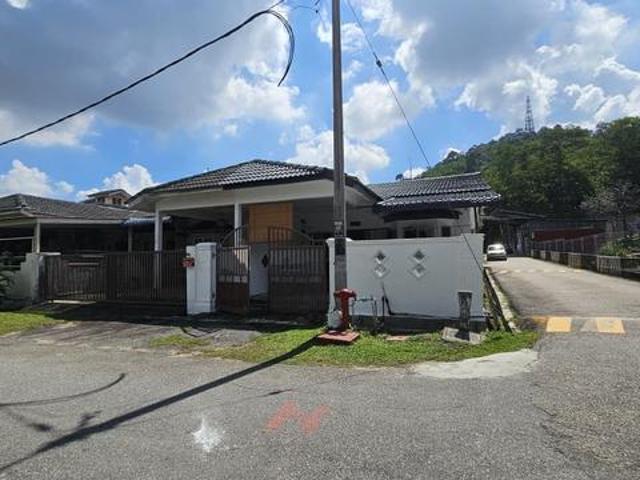 Terraced House for sale in Malaka