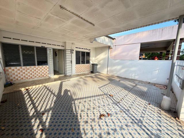 Terraced House for sale in Malaka