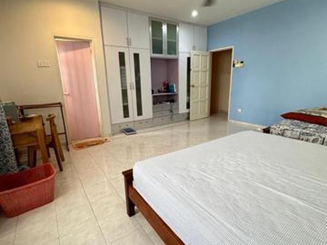 Terraced House for sale in Malaka