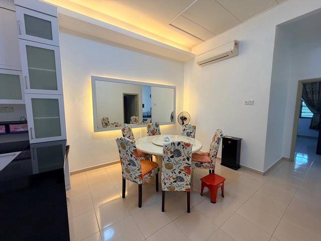 Terraced House for sale in Malaka