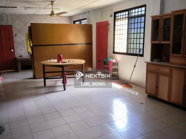 Residential House for sale in Malaka