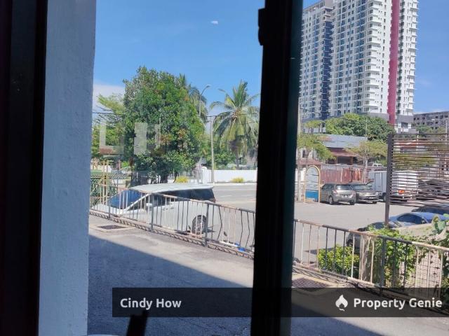 Flat for sale in Malaka