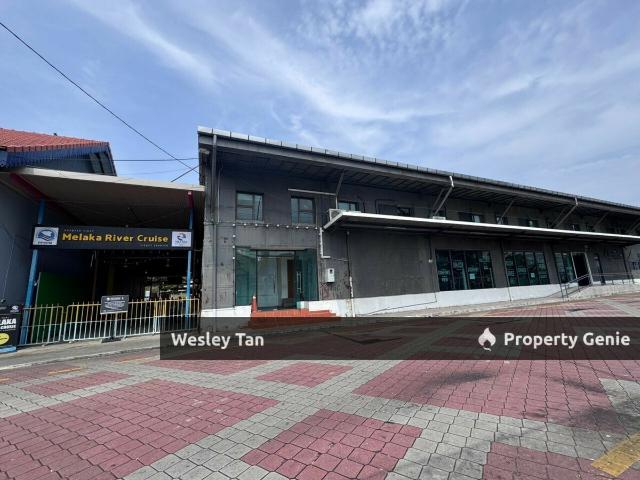 Shop for rent in Malaka