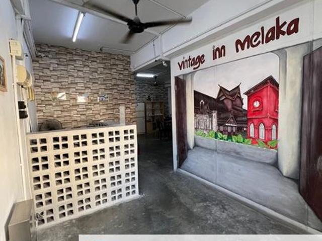 Shop for sale in Malaka