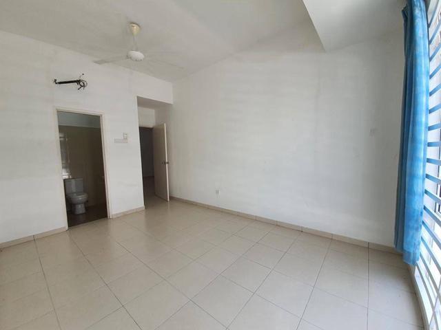 Terraced House for sale in Malaka