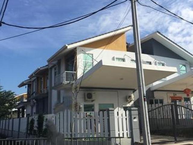 Terraced House for sale in Malaka