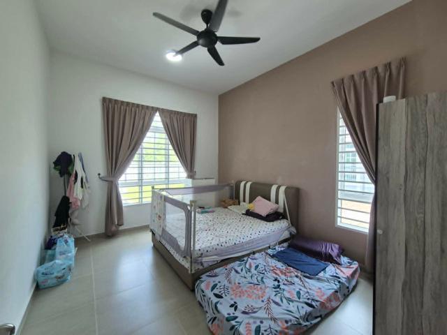 Terraced House for sale in Malaka