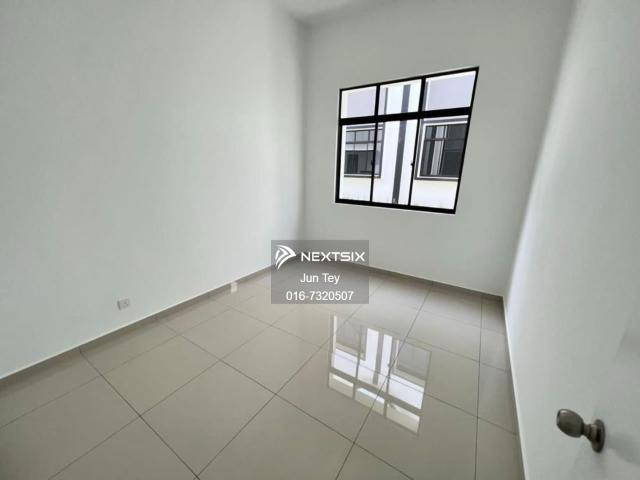 Shop for sale in Malaka
