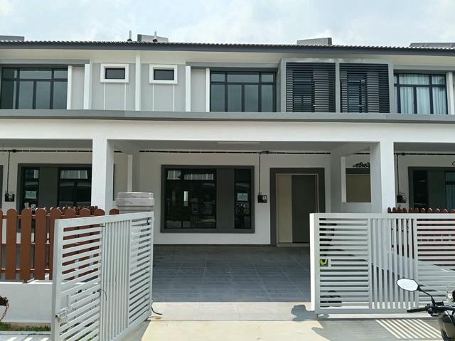Terraced House for rent in Malaka