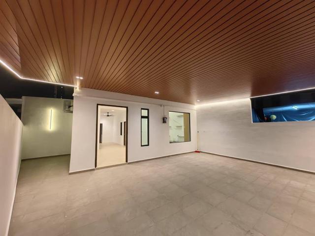 Terraced House for sale in Malaka