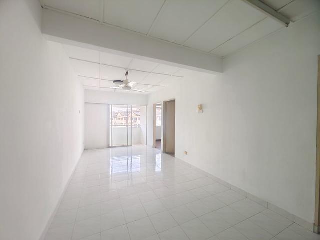 Apartment for sale in Malaka