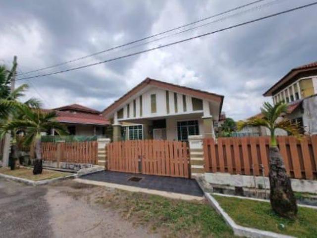 Bungalow for sale in Krubong, Malaka