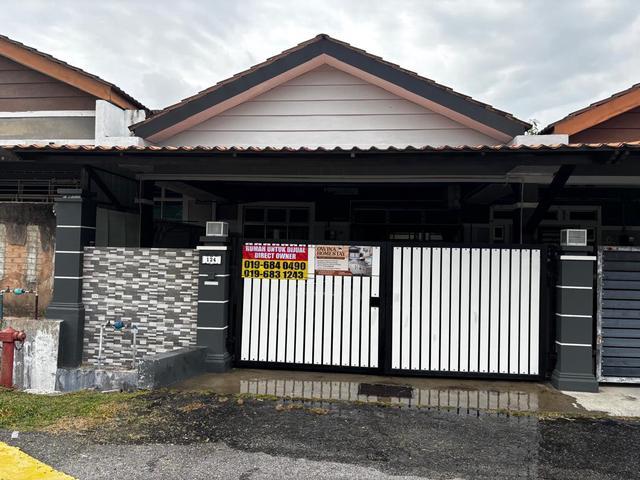 Terraced House for sale in Malaka