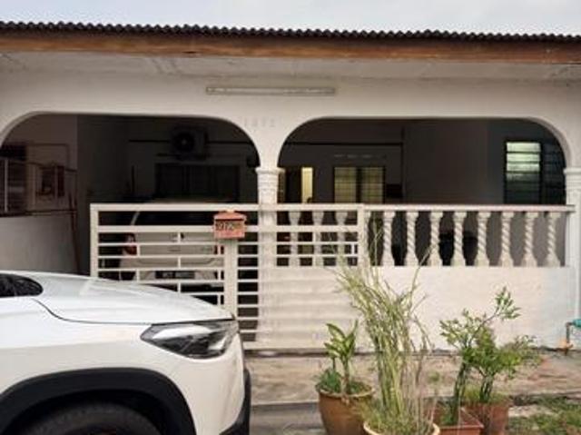 Terraced House for sale in Malaka