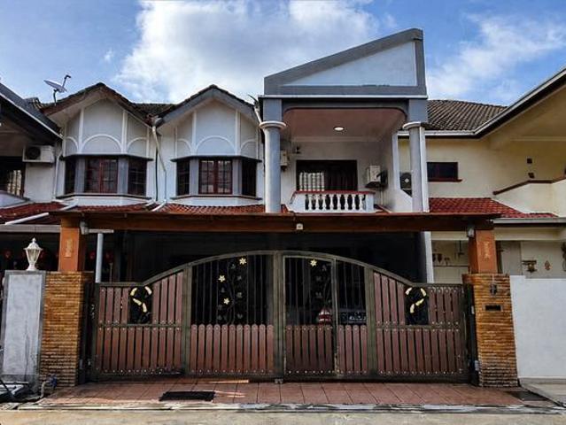 Terraced House for sale in Malaka