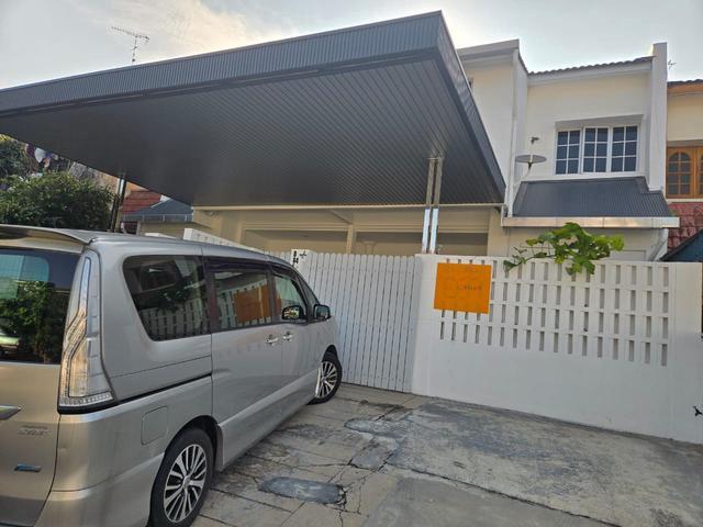 Terraced House for sale in Malaka
