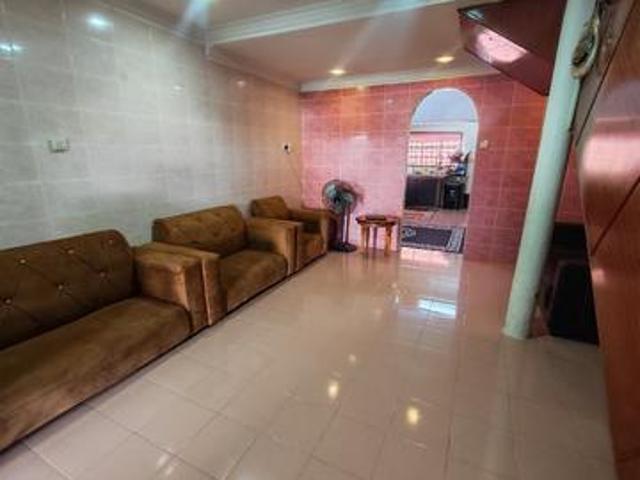 Terraced House for sale in Malaka