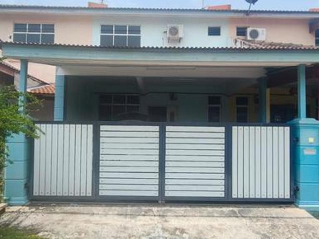 Terraced House for sale in Malaka