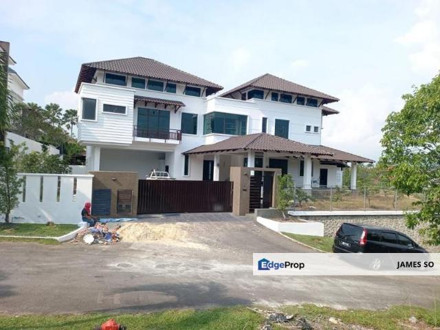House for sale in Malaka