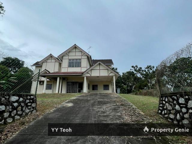 Bungalow for sale in Malaka