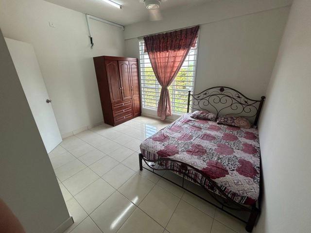 Property for rent in Malaka
