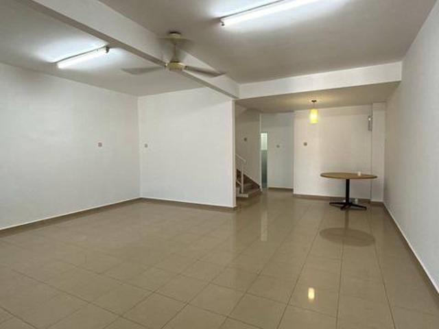 Terraced House for sale in Gedong