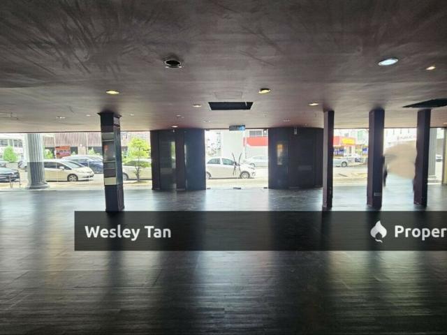 Shop for rent in Malaka