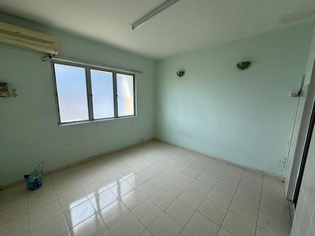 Condominium for sale in Malaka